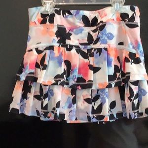 Flowing print tennis skort